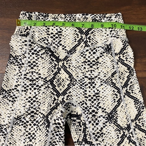Balance Athletica Python Rider Shorts size S - Picture 6 of 7
